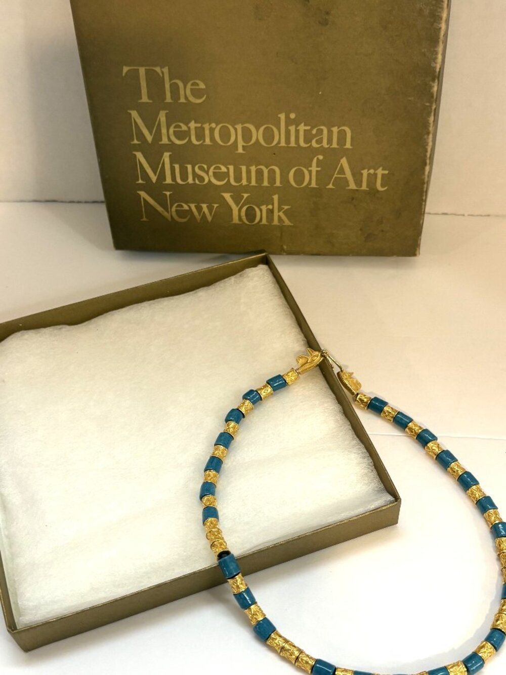 MMA Metropolitan Museum of Art NY Rare King Tut Eye of Hourse Necklace with Box - Picture 4 of 5